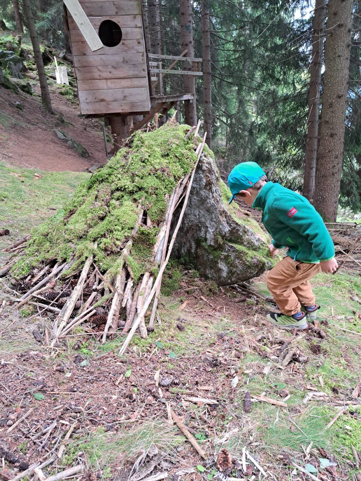 Zwergenhäuser aus Naturmaterialien